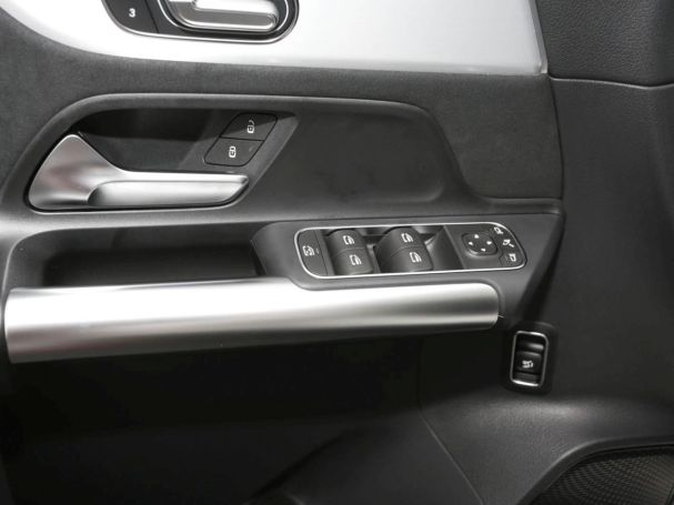 Mercedes-Benz GLA 220 d 4MATIC AMG Night Panorama 360° HeadUp Mercedes-Benz GLA 220 d 4MATIC AMG Night Panorama 360° HeadUp