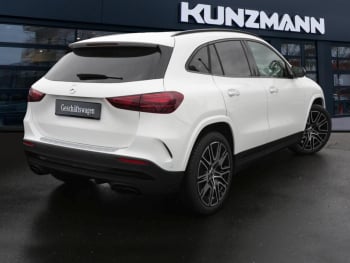 Mercedes-Benz GLA 220 d 4MATIC AMG Night Panorama 360° HeadUp