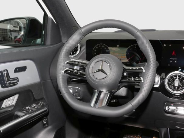 Mercedes-Benz GLA 220 d 4MATIC AMG Night Panorama 360° HeadUp Mercedes-Benz GLA 220 d 4MATIC AMG Night Panorama 360° HeadUp