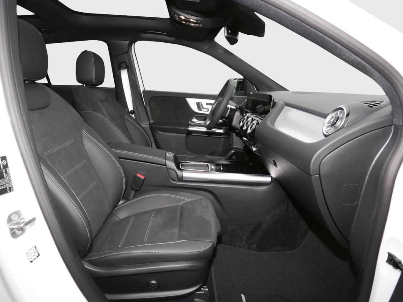 Mercedes-Benz GLA 220 d 4MATIC AMG Night Panorama 360° HeadUp