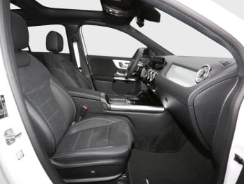 Mercedes-Benz GLA 220 d 4MATIC AMG Night Panorama 360° HeadUp