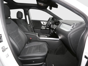 Mercedes-Benz GLA 220 d 4MATIC AMG Night Panorama 360° HeadUp