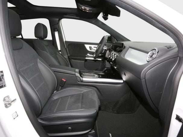 Mercedes-Benz GLA 220 d 4MATIC AMG Night Panorama 360° HeadUp