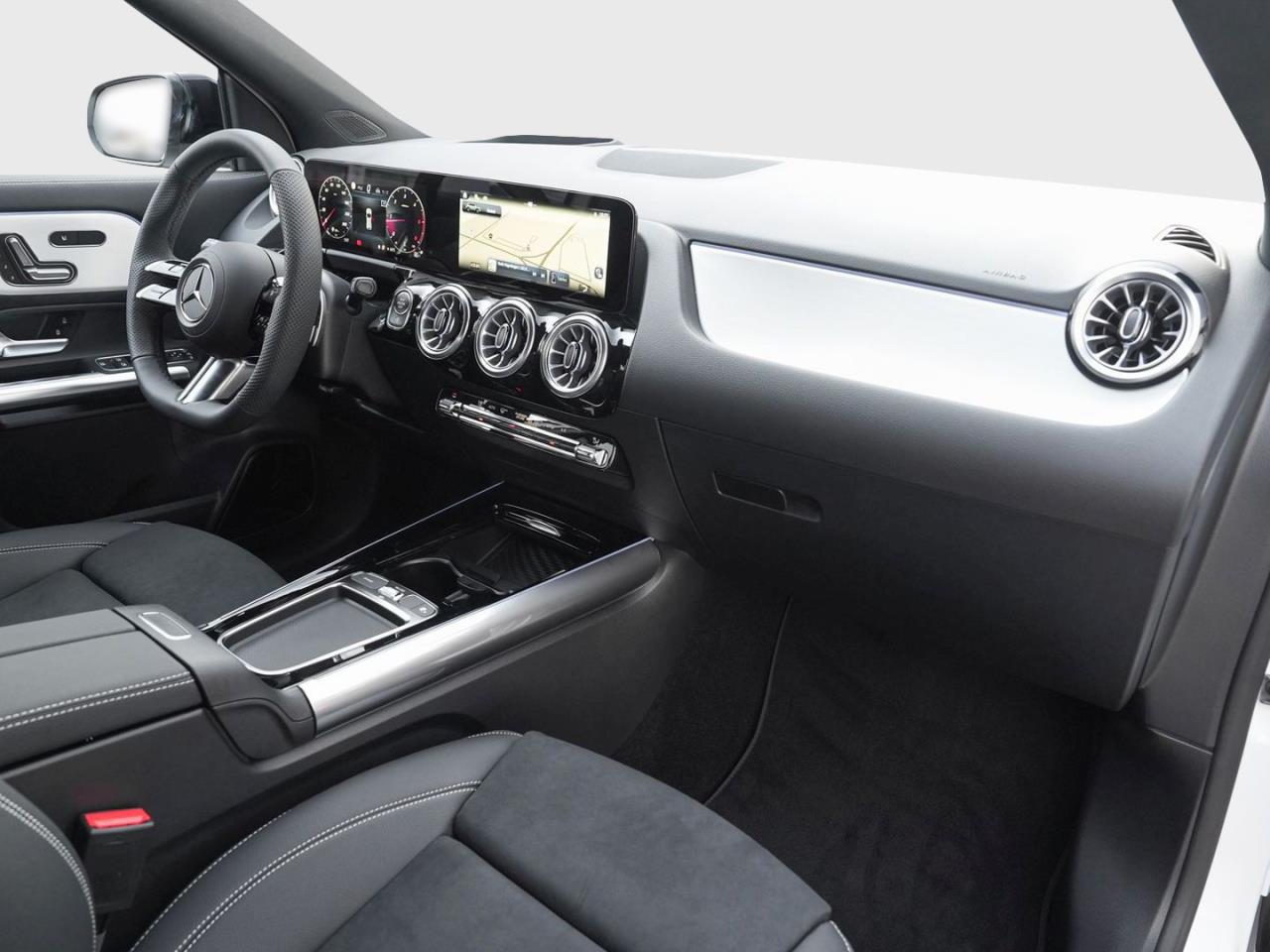 Mercedes-Benz GLA 220 d 4MATIC AMG Night Distronic Panorama