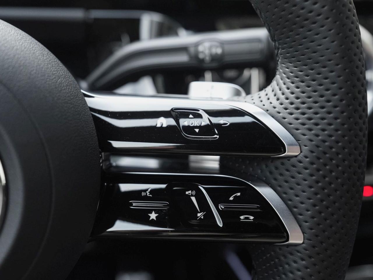 Mercedes-Benz GLA 220 d 4MATIC AMG Night Distronic Panorama