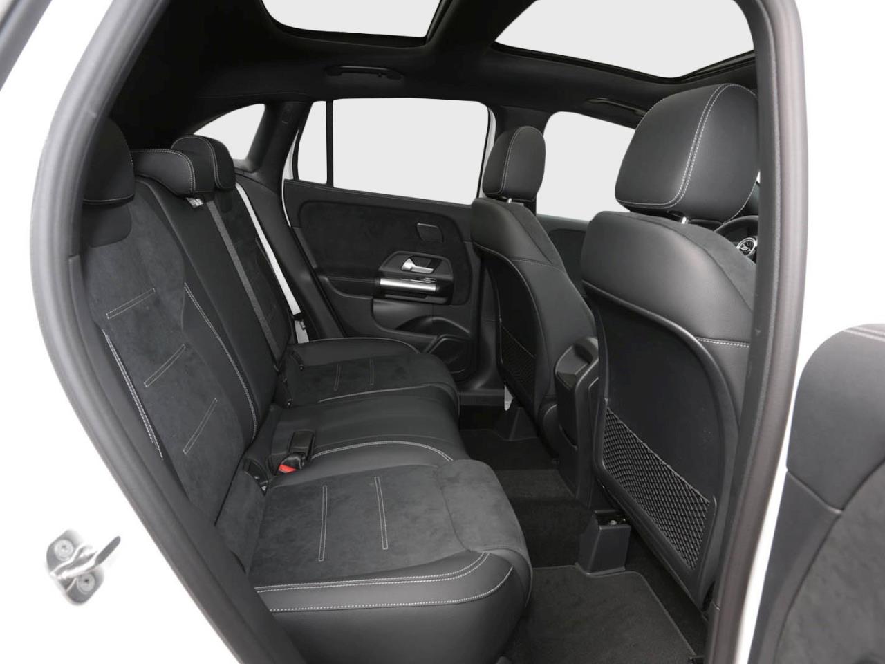 Mercedes-Benz GLA 220 d 4MATIC AMG Night Panorama AHK HUD 360°