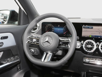 Mercedes-Benz GLA 220 d 4MATIC AMG Night Panorama AHK HUD 360°