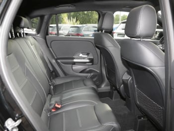 Mercedes-Benz GLA 250 4M Progressive Navi Panorama Memory AHK