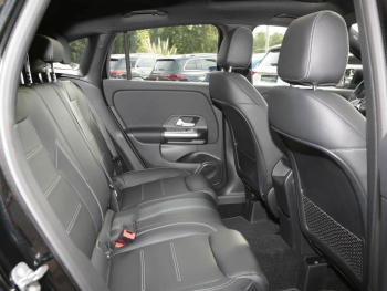 Mercedes-Benz GLA 250 4M Progressive Navi Panorama Memory AHK