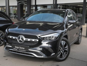 Mercedes-Benz GLA 250 4M Progressive Navi Panorama Memory AHK