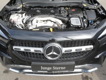 Mercedes-Benz GLA 250 4M Progressive Navi Panorama Memory AHK