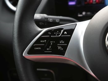 Mercedes-Benz GLA 250 4M Progressive Navi Panorama Memory AHK