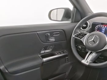 Mercedes-Benz GLA 250 4M Progressive Navi Panorama Memory AHK