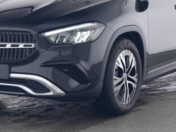 Mercedes-Benz GLA 250 4M Progressive Navi Panorama Memory AHK