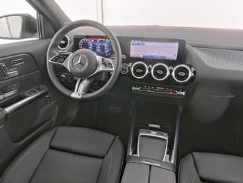 Mercedes-Benz GLA 250 4M Progressive Navi Panorama Memory AHK