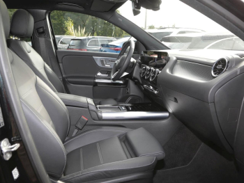 Mercedes-Benz GLA 250 4M Progressive Navi Panorama Memory AHK