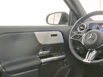 Mercedes-Benz GLA 250 4M Progressive Night Kamera EasyPack AHK