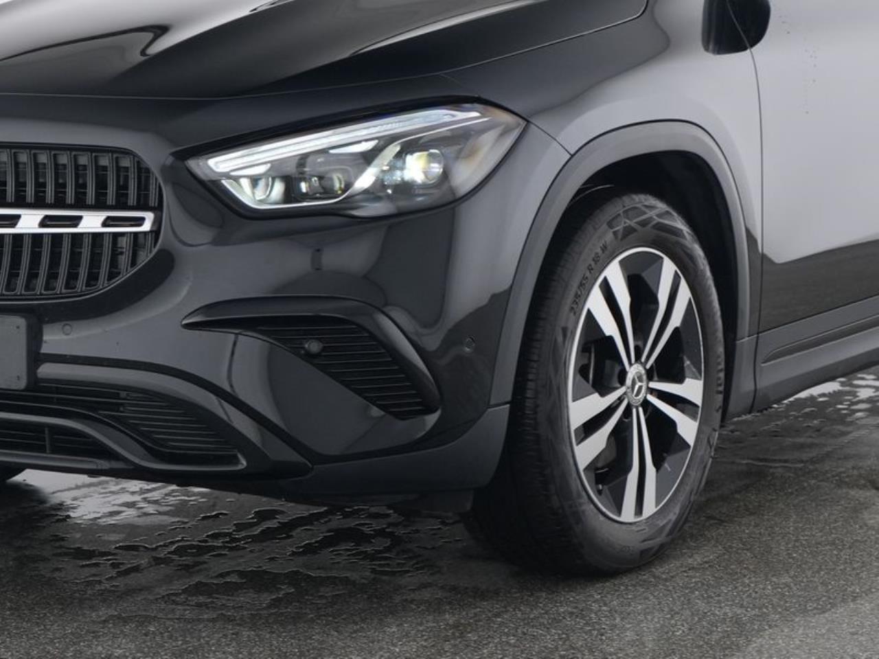 Mercedes-Benz GLA 250 4M Progressive Night Kamera EasyPack AHK