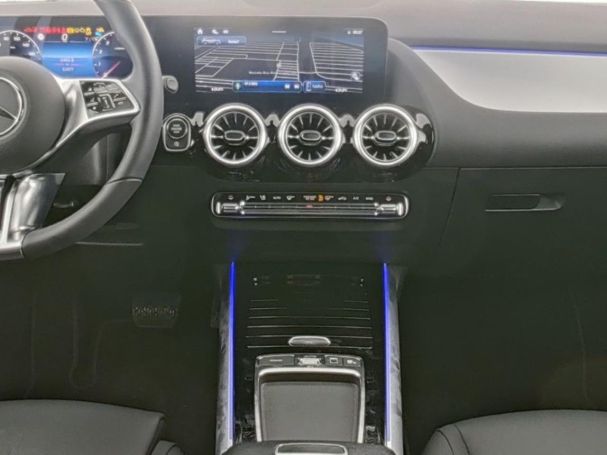 Mercedes-Benz GLA 250 4M Progressive Night Kamera EasyPack AHK