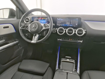 Mercedes-Benz GLA 250 4M Progressive Night Kamera EasyPack AHK