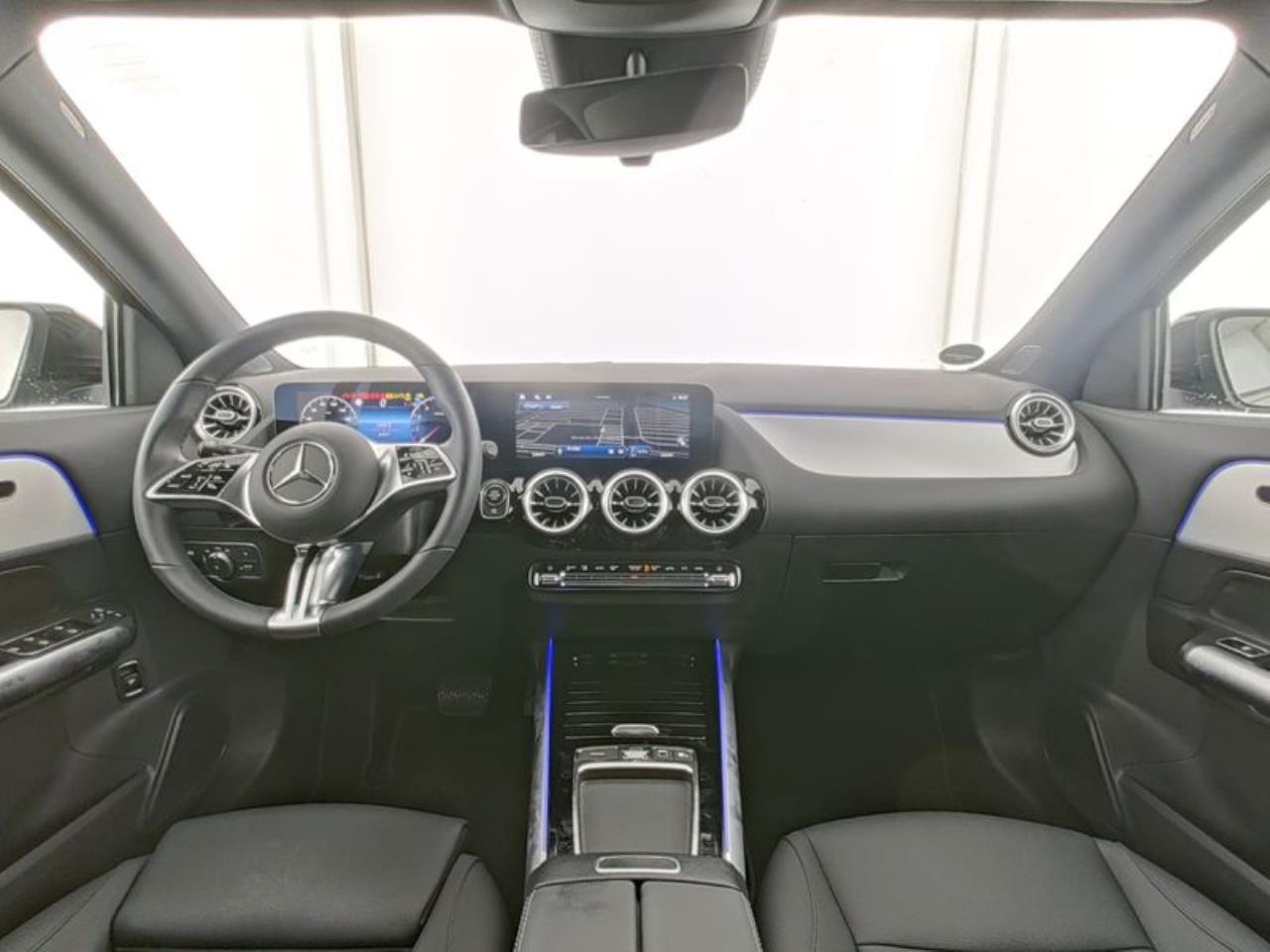 Mercedes-Benz GLA 250 4M Progressive Night Kamera EasyPack AHK