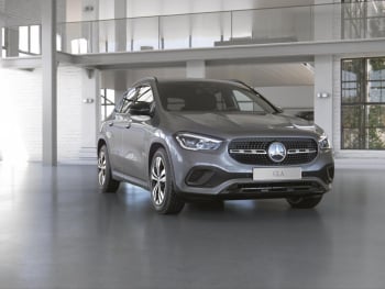 Mercedes-Benz GLA 250 4M Progressive Night Standheizung AHK