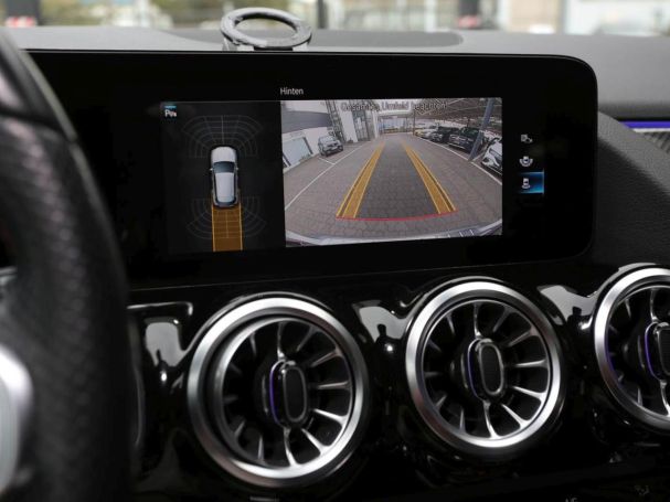 Mercedes-Benz GLA 250 4M AMG MBUX Navi Memory ParkPaket