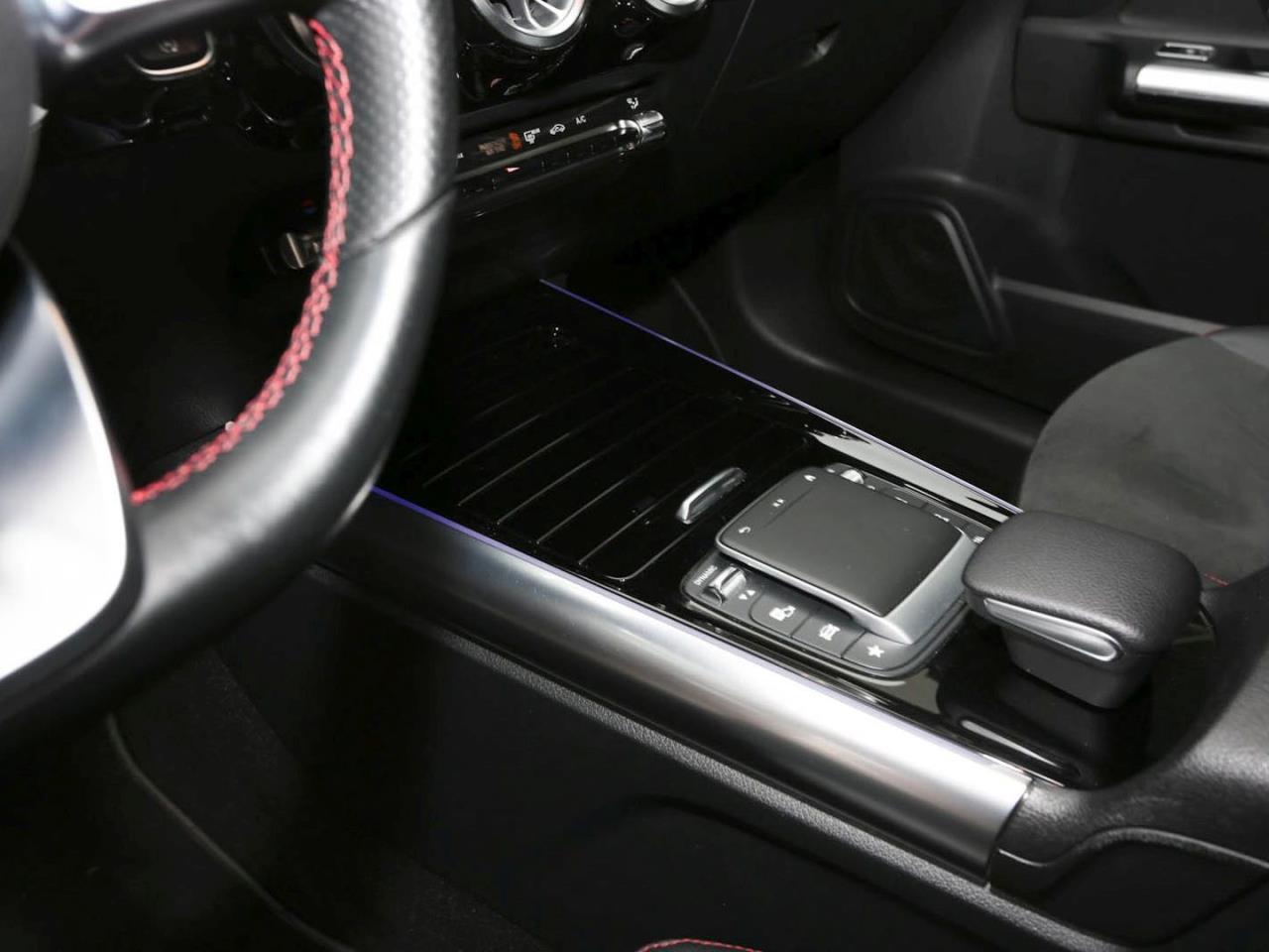 Mercedes-Benz GLA 250 4M AMG MBUX Navi Memory ParkPaket