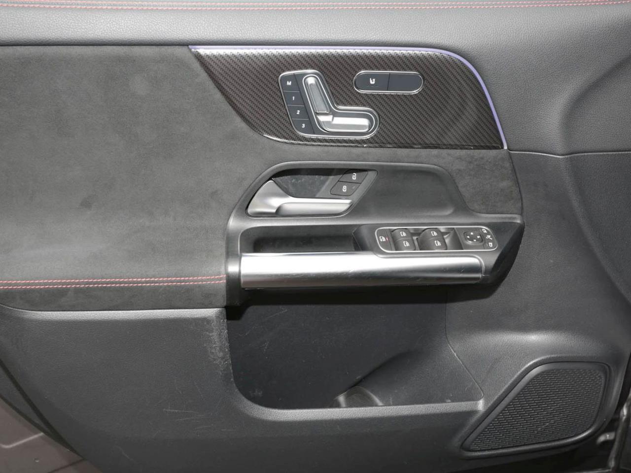 Mercedes-Benz GLA 250 4M AMG MBUX Navi Memory ParkPaket