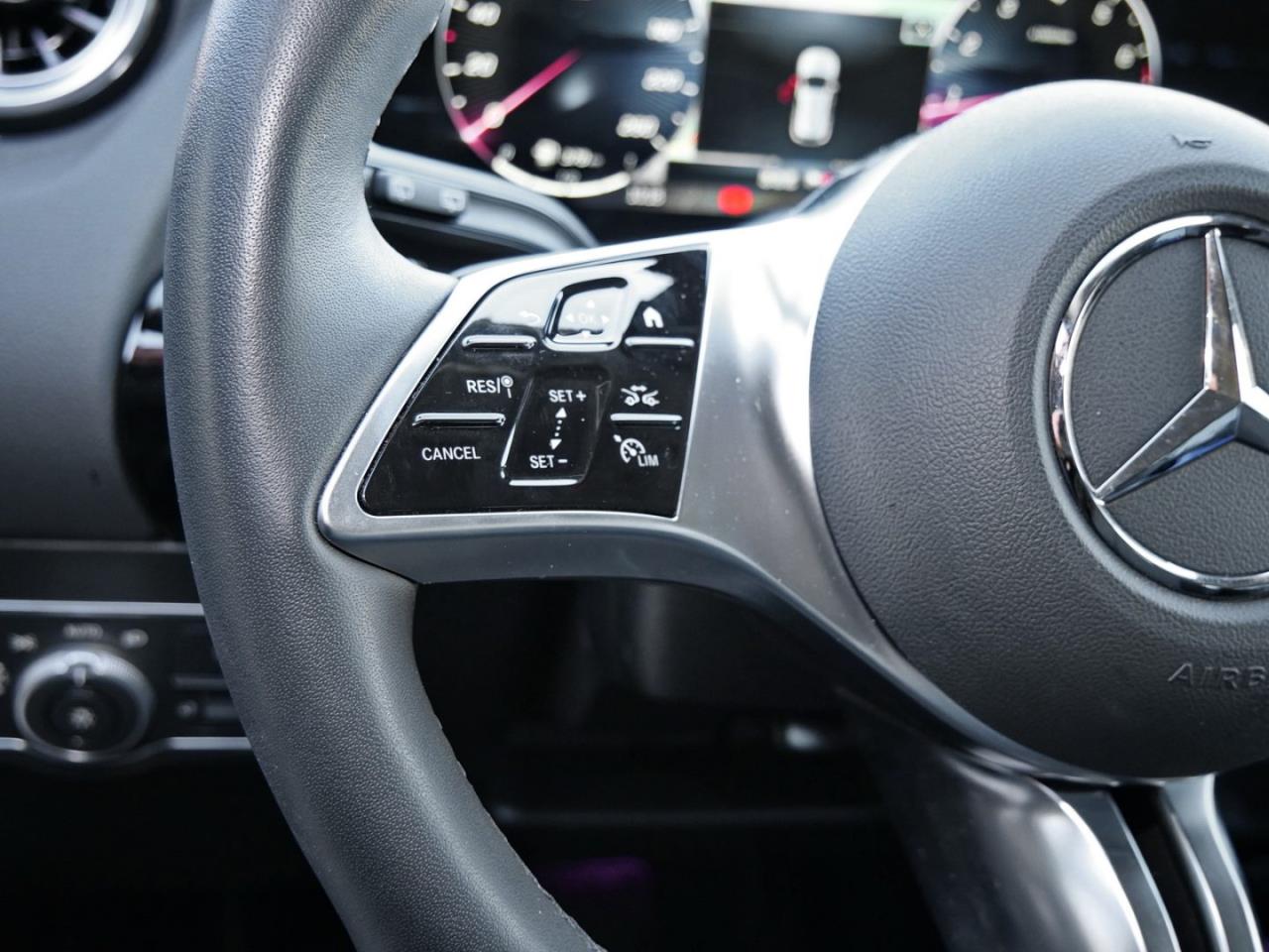 Mercedes-Benz GLA 250 4M Progressive Night Kamera Easy-Pack