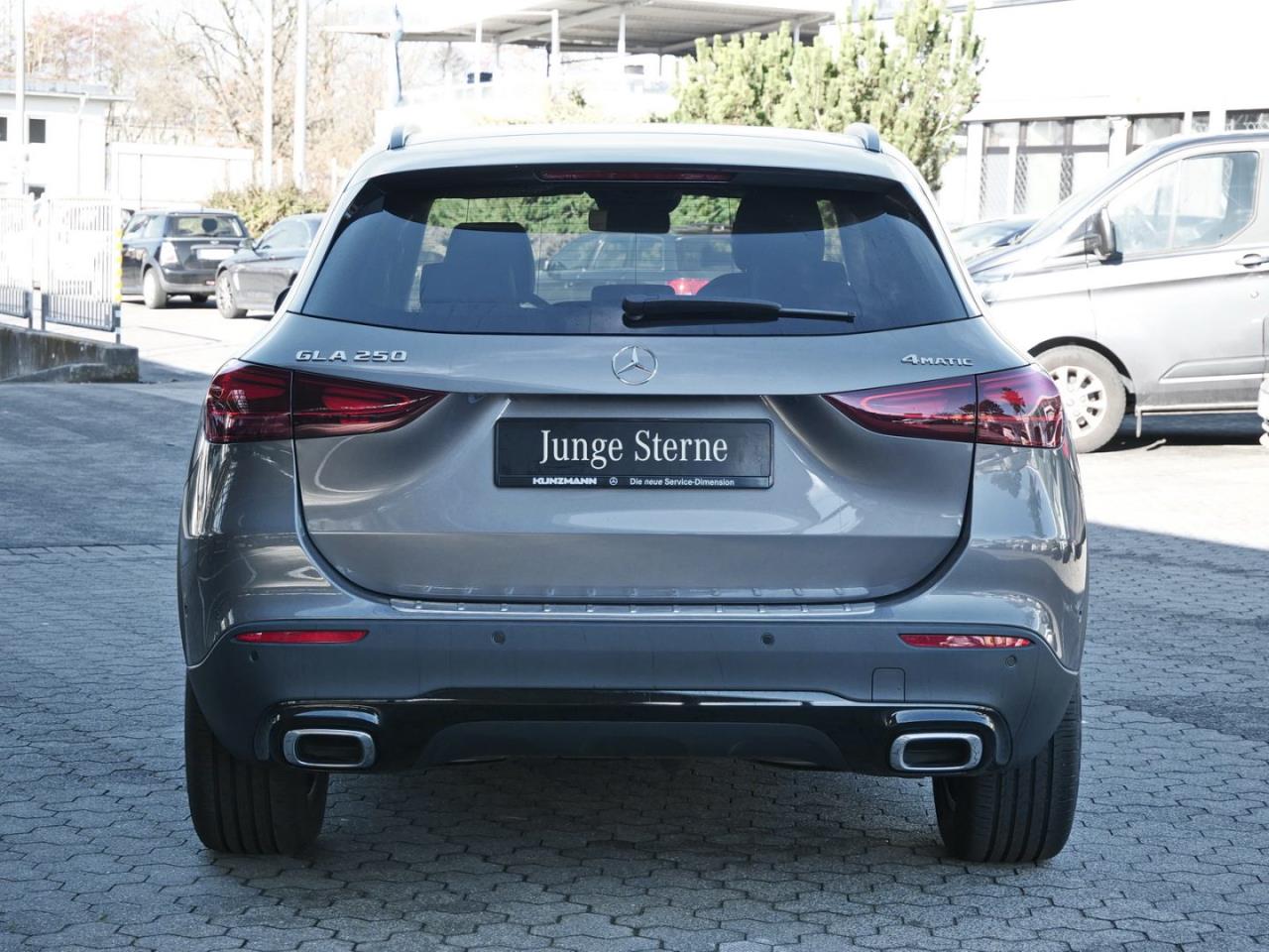 Mercedes-Benz GLA 250 4M Progressive Night Kamera Easy-Pack