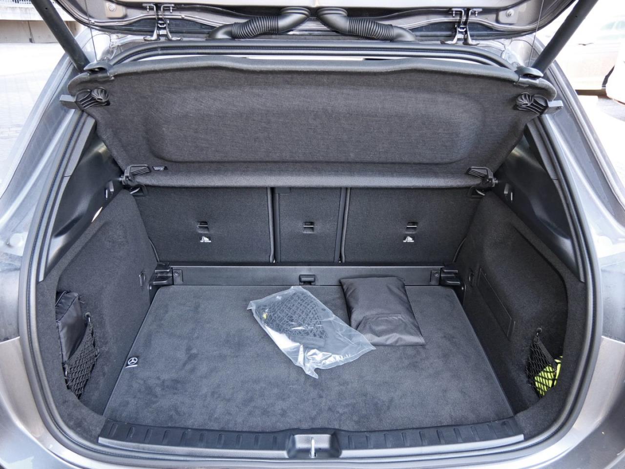 Mercedes-Benz GLA 250 4M Progressive Night Kamera Easy-Pack