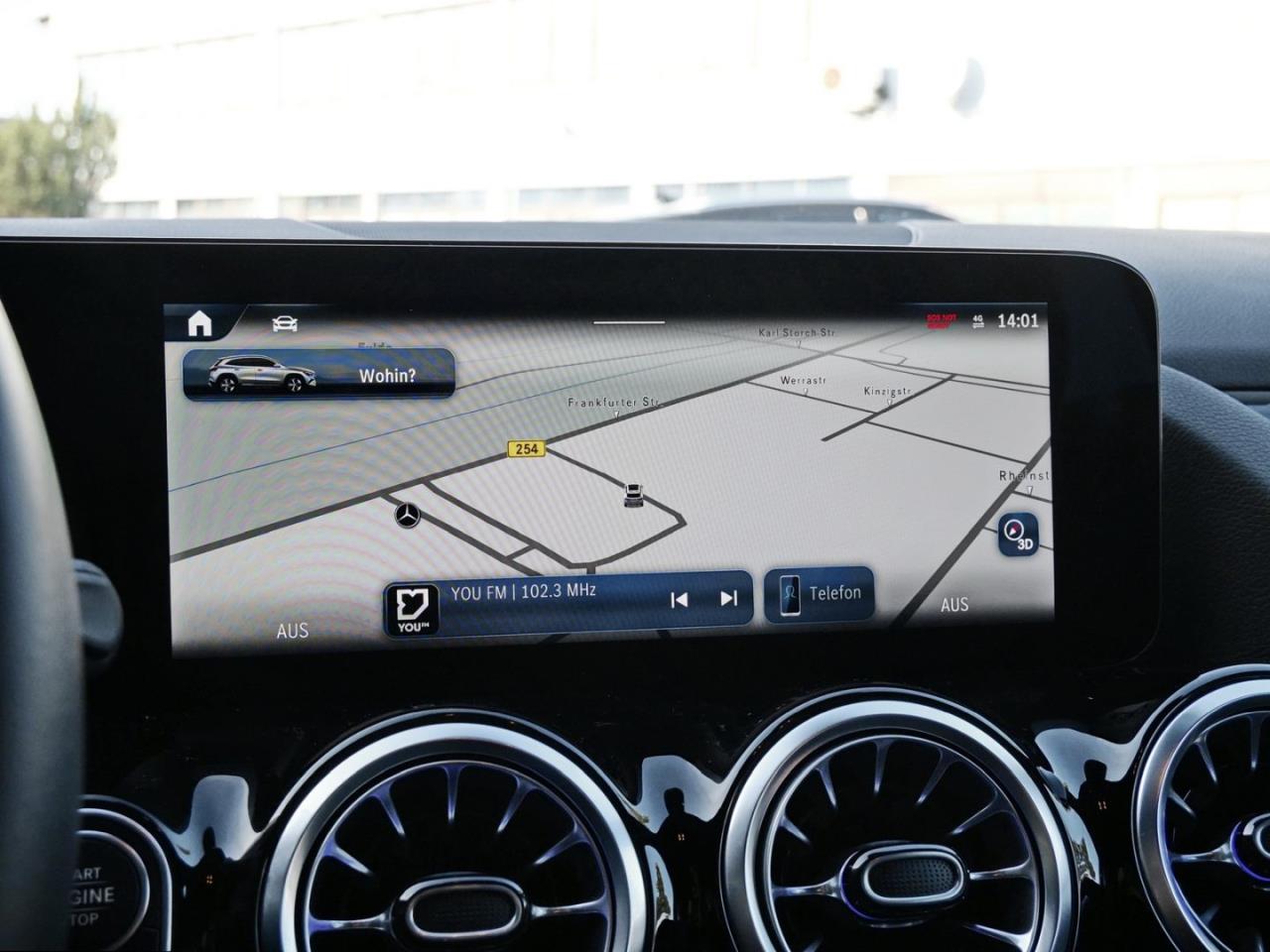 Mercedes-Benz GLA 250 4M Night Distronic Kamera AHK EasyPack