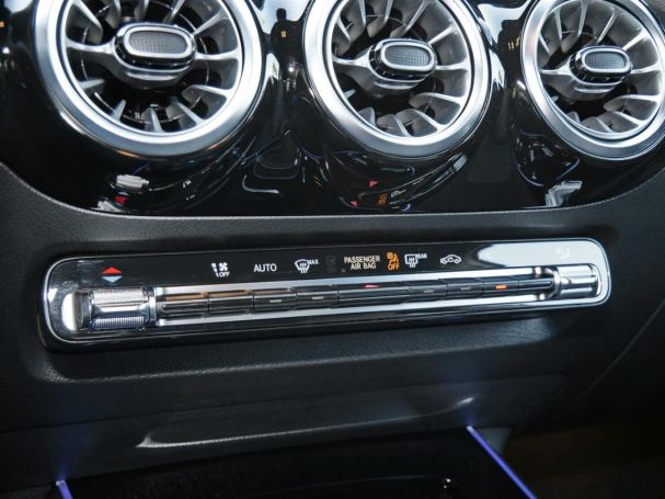 Mercedes-Benz GLA 250 4M Night Distronic Kamera AHK EasyPack