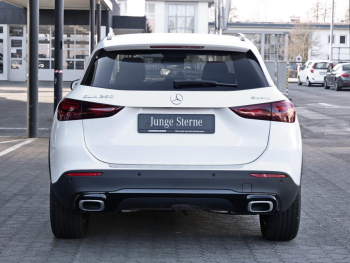 Mercedes-Benz GLA 250 4M Night Distronic Kamera AHK EasyPack