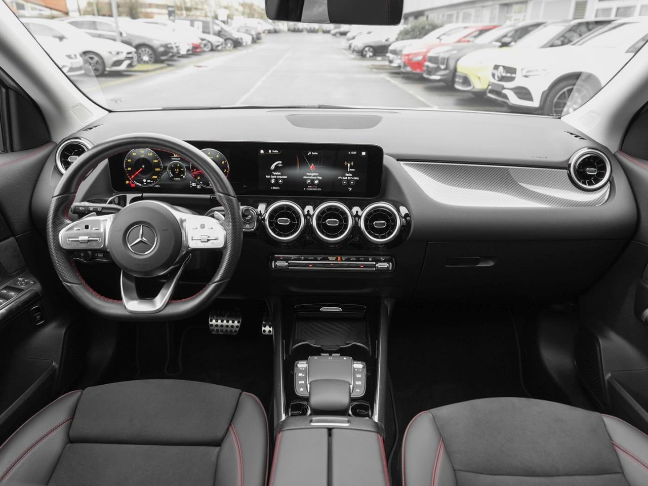 Mercedes-Benz GLA 250 4M AMG Night MBUX Navi Panorama Kamera