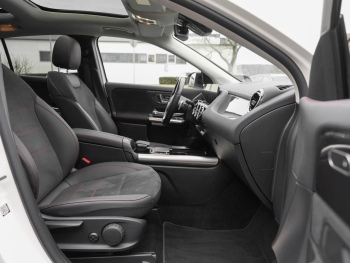 Mercedes-Benz GLA 250 4M AMG Night MBUX Navi Panorama Kamera