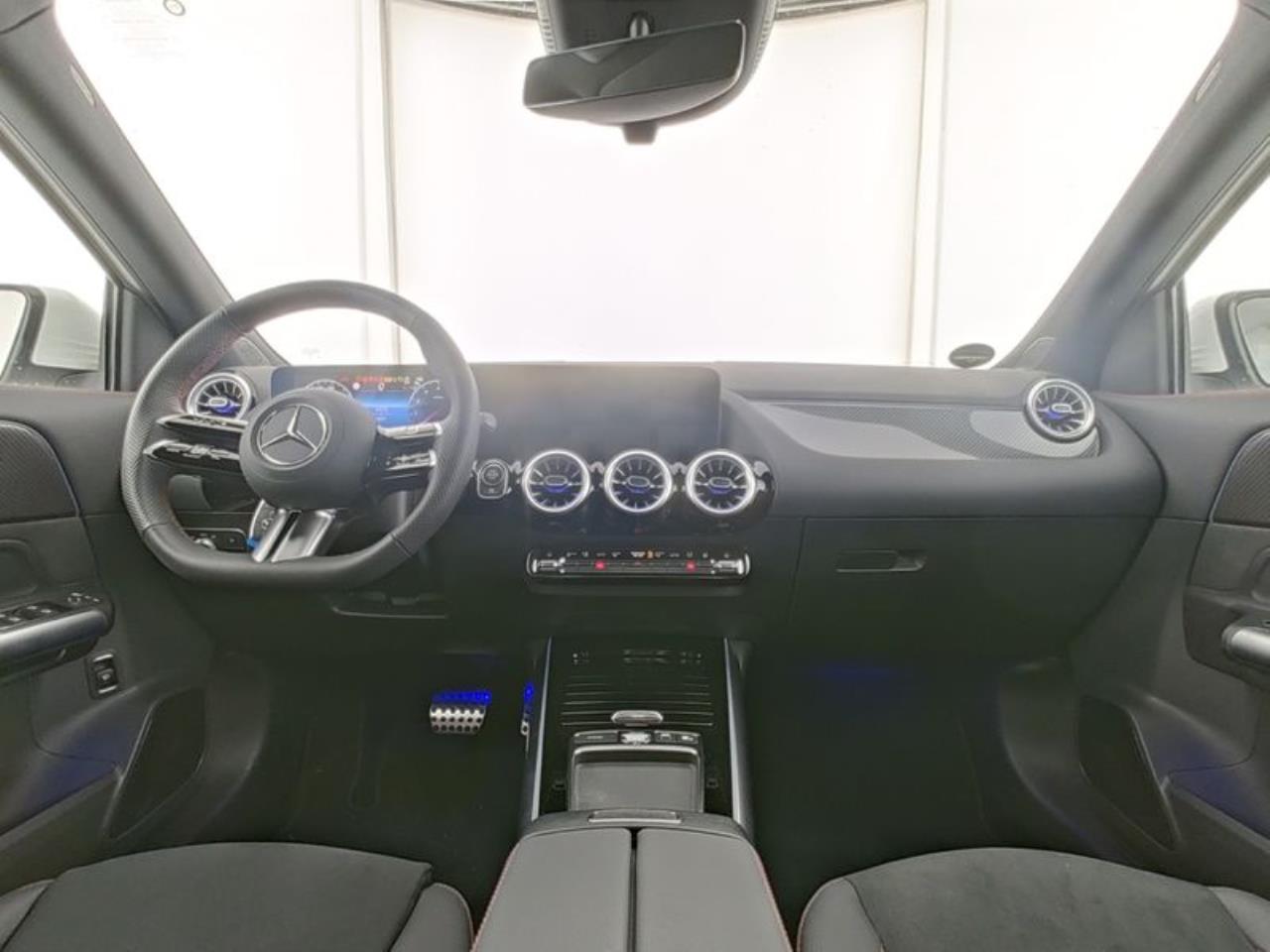 Mercedes-Benz GLA 250 4M AMG Standheizung Panorama Kamera