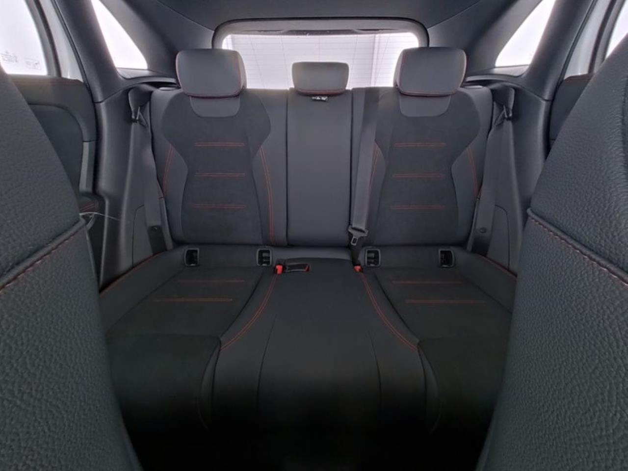 Mercedes-Benz GLA 250 4M AMG Standheizung Panorama Kamera