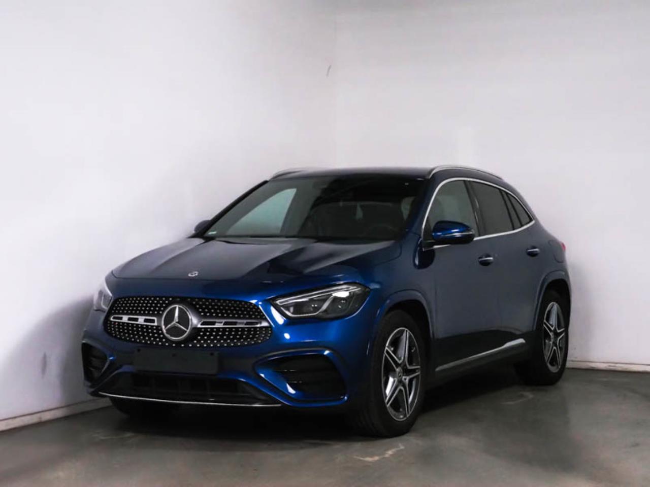 Mercedes-Benz GLA GLA 250 4M Geländewagen / SUV spektralblau
