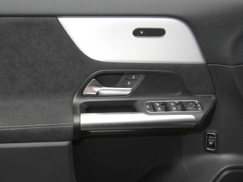 Mercedes-Benz GLA 250 4MATIC AMG Night MBUX Navi Kamera AHK