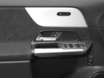 Mercedes-Benz GLA 250 4MATIC AMG Night MBUX Navi Kamera AHK