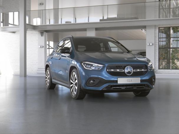 Mercedes-Benz GLA 250 e Progressive Night Burmester Kamera Mercedes-Benz GLA 250 e Progressive Night Burmester Kamera