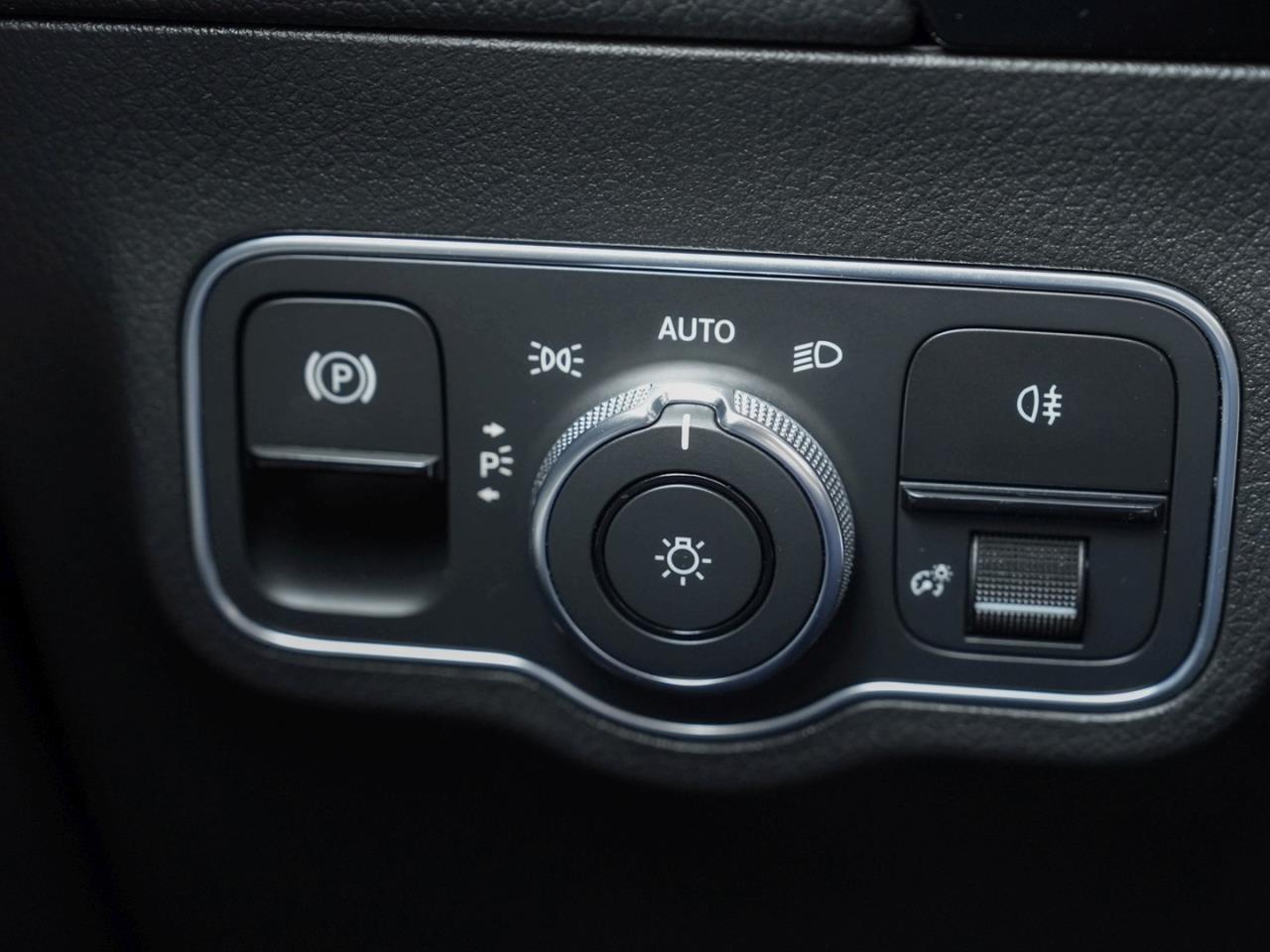 Mercedes-Benz GLA 250 e AMG MBUX Navi EasyPack Public-Charging