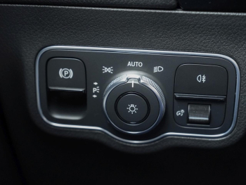 Mercedes-Benz GLA 250 e AMG MBUX Navi EasyPack Public-Charging