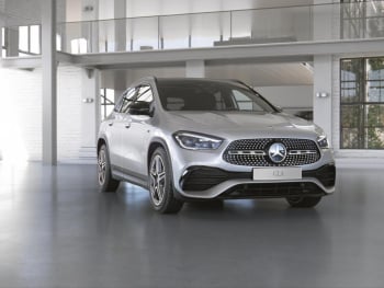 Mercedes-Benz GLA 250 e AMG Night 360° Panorama Distronic HUD