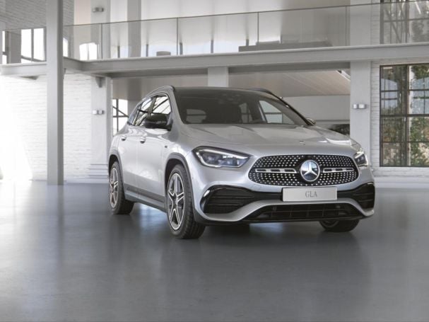 Mercedes-Benz GLA 250 e AMG Night 360° Panorama Distronic HUD Mercedes-Benz GLA 250 e AMG Night 360° Panorama Distronic HUD