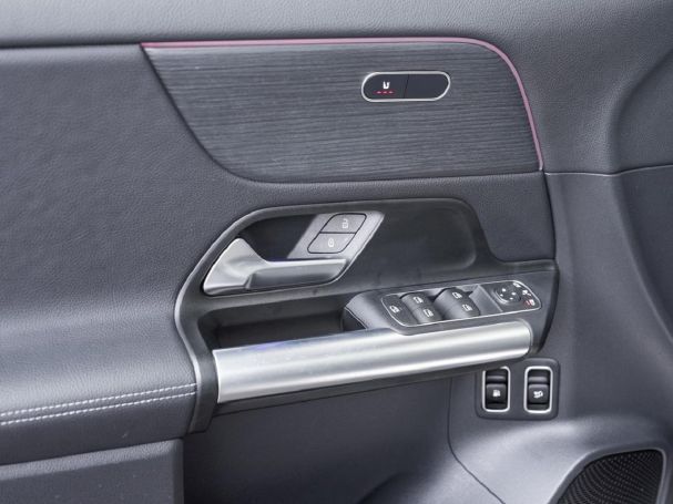 Mercedes-Benz GLA 250 e AMG Night Distronic Panorama 360°