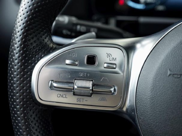 Mercedes-Benz GLA 250 e AMG Night Distronic Panorama 360°