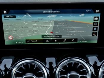 Mercedes-Benz GLA 250 e AMG Night Distronic Kamera HeadUp